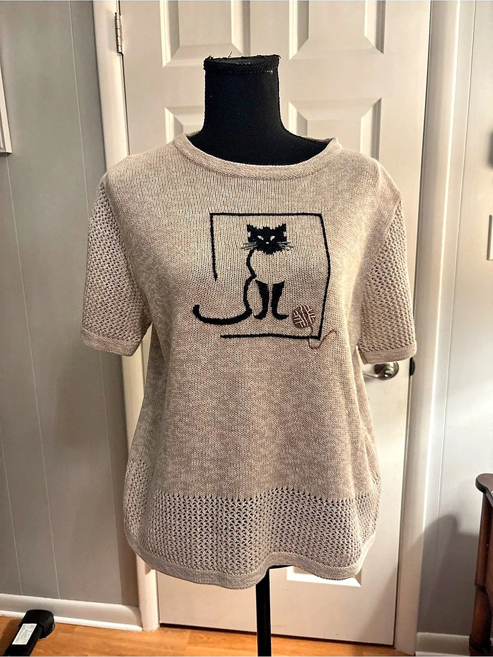 Vintage Christopher & Banks Knit Short Sleeve Cat Sweater Beige M